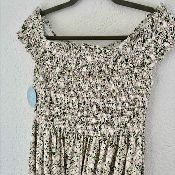 Hill House white vines cane Floral Smocked Dress - size L NWT - Picture 2 of 3